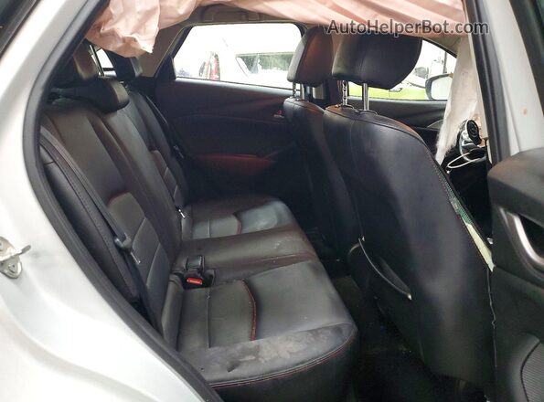 JM1DKFC72H0161887 2017 MAZDA CX-3 Gray Вид задньої частини салону