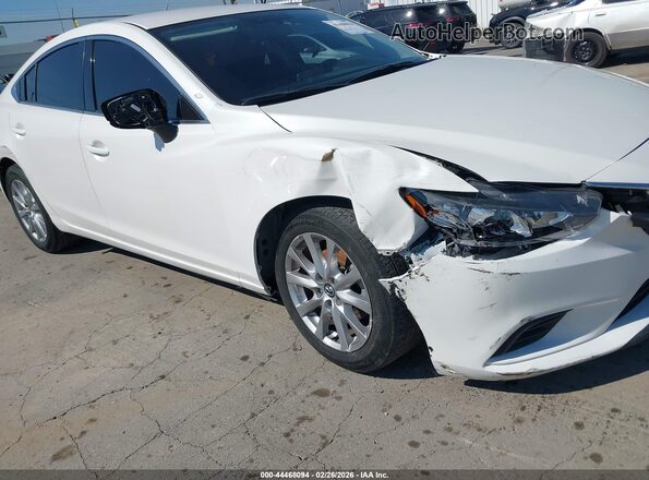 JM1GL1U52H1156127 2017 MAZDA 6 White Widok z przodu
