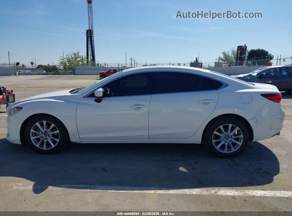 JM1GL1U52H1156127 2017 MAZDA 6 White Widok wnętrza 360 stopni
