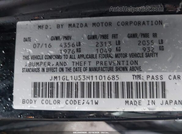 JM1GL1U53H1101685 2017 MAZDA 6 Black Vista del compartimento del motor