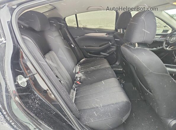 JM1GL1UM2J1319971 2018 MAZDA 6 Black Rear seats view
