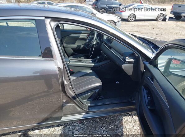 JM1GL1VM8J1331931 2018 MAZDA 6 Gray Widok wnętrza z przodu