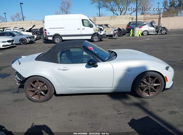JM1NDAC7XH0123728 2017 MAZDA MX-5 MIATA White Widok wnętrza 360 stopni