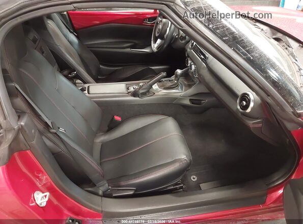 JM1NDAD78H0124018 2017 MAZDA MX-5 MIATA Red Front interior view