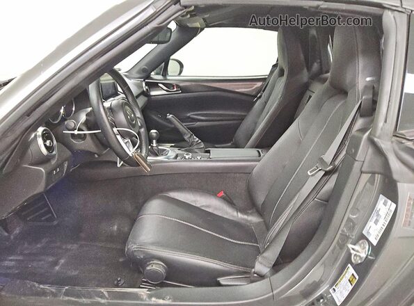 JM1NDAM73P0550097 2023 MAZDA MX-5 Gray Вид салону спереду