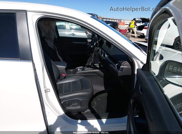 JM3KFBCM8N0613936 2022 MAZDA CX-5 White Вид салону спереду