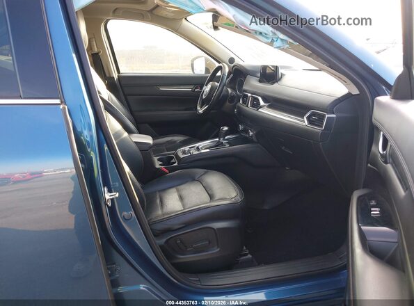 JM3KFBDM2J0410601 2018 MAZDA CX-5 Синий Вид салона спереди