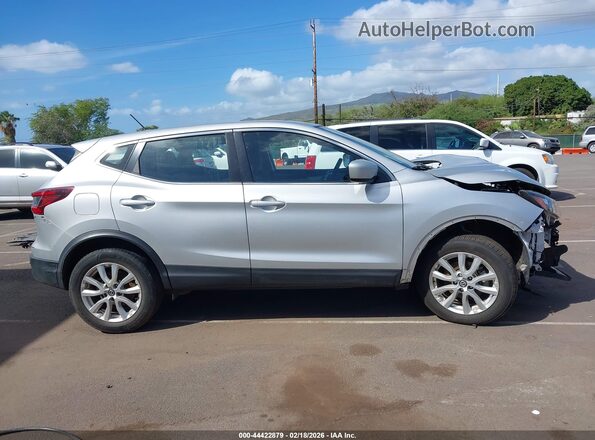 JN1BJ1AV8NW344544 2022 NISSAN ROGUE Silver Rear interior view