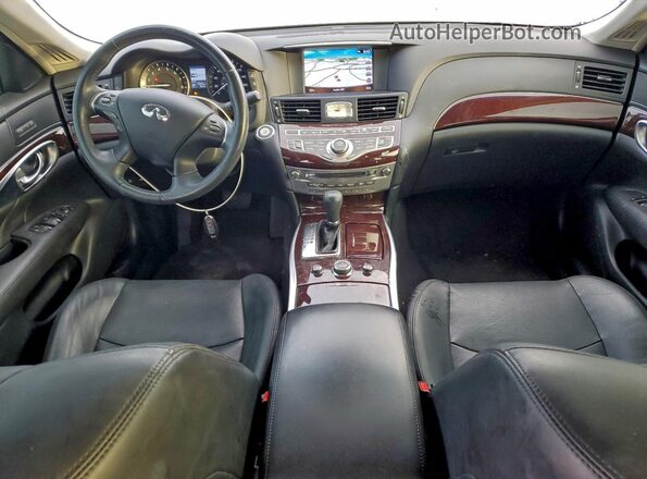 JN1BY1AP2JM181151 2018 INFINITI Q70 Silver Dashboard view