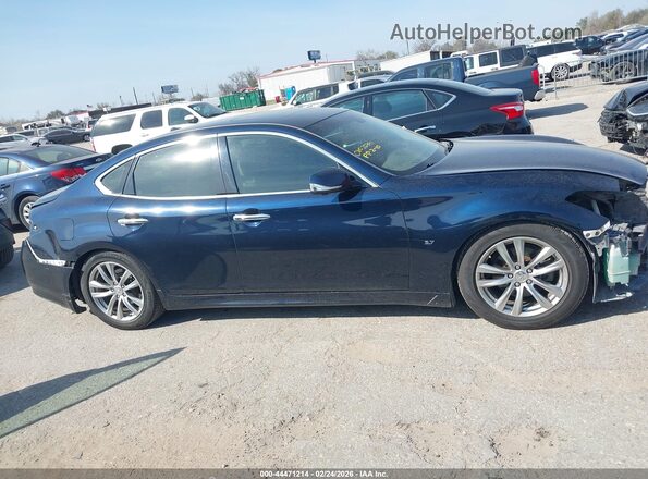 JN1BY1AP6JM180522 2018 INFINITI Q70 Blue Rear interior view