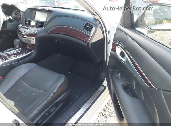 JN1BY1AP6JM180696 2018 INFINITI Q70 White Widok wnętrza z przodu