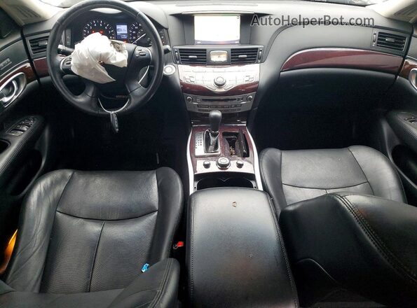 JN1BY1AP8KM505592 2019 INFINITI Q70 Белый Вид панели приборов