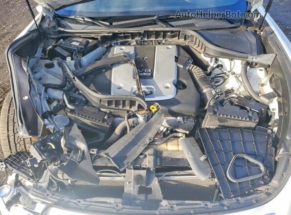 JN1BY1AP9JM180806 2018 INFINITI Q70 White Rear interior view