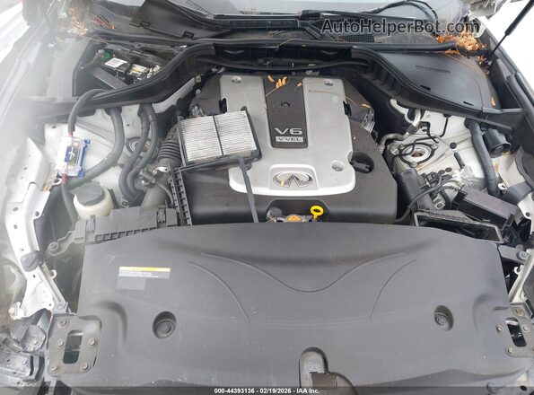 JN1BY1AR8HM770801 2017 INFINITI Q70 White Вид ззаду
