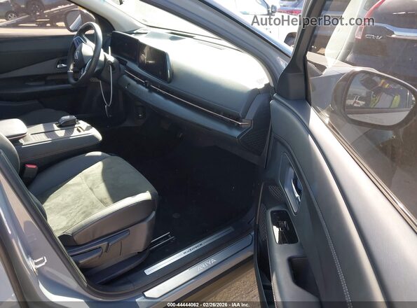 JN1CF0BB4PM711295 2023 NISSAN ARIYA Gray Widok wnętrza z przodu