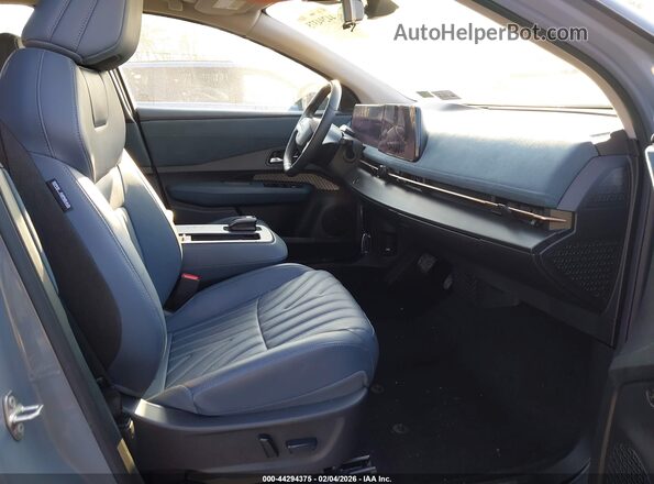 JN1DF0CD1PM703885 2023 NISSAN ARIYA Gray წინა სალონის ხედი