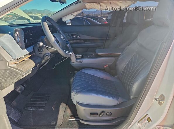 JN1DF0CD1RM734590 2024 NISSAN ARIYA White Vista interior delantera