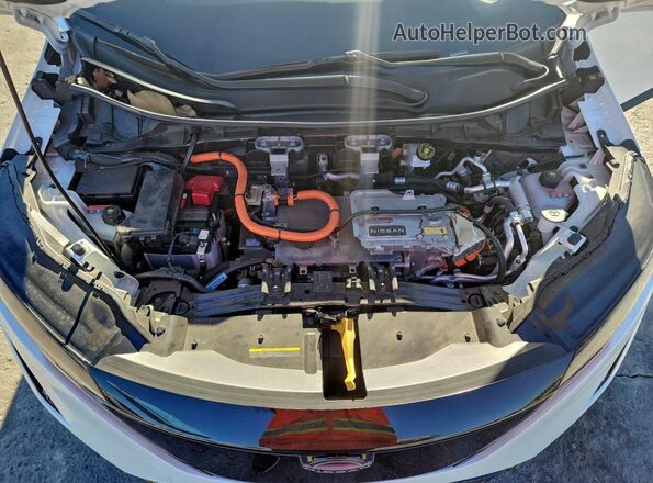 JN1DF0CD1RM734590 2024 NISSAN ARIYA White Vista del compartimento del motor