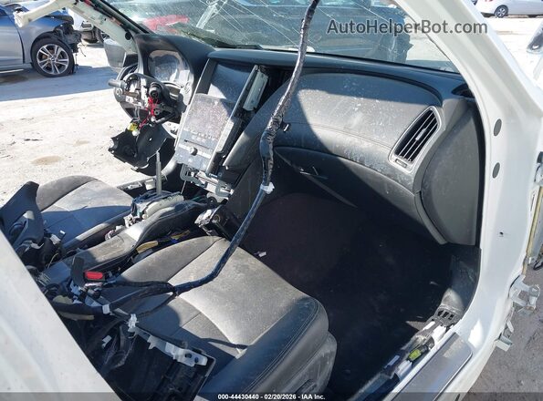 JN1EV7CPXNM310779 2022 INFINITI Q50 White Вид салону спереду