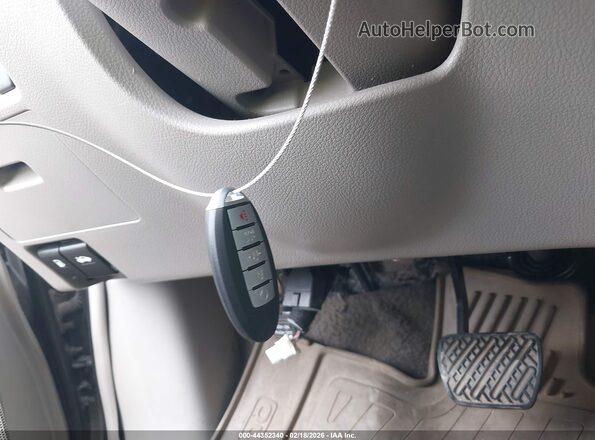 JN8AE2KP8H9167892 2017 NISSAN QUEST Gray Widok deski rozdzielczej