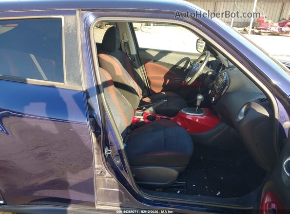 JN8AF5MRXHT704844 2017 NISSAN JUKE Blue Vista interior delantera