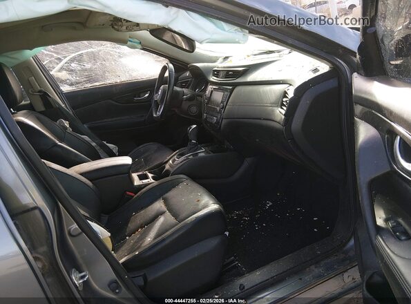 JN8AT2MT1JW486820 2018 NISSAN ROGUE Серый Вид салона спереди