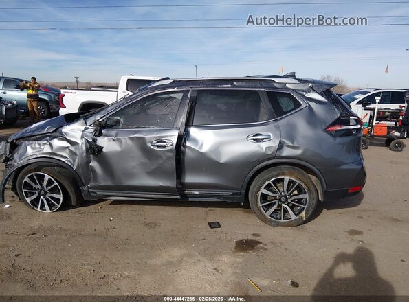 JN8AT2MT1JW486820 2018 NISSAN ROGUE Серый 