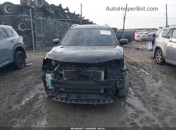 JN8AT2MTXHW145281 2017 NISSAN ROGUE Черный Вид задней части салона