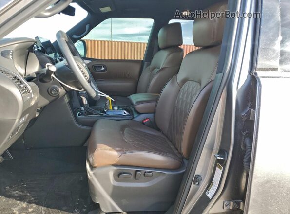 JN8AY2DB2P9837346 2023 NISSAN ARMADA Серый Вид салона спереди