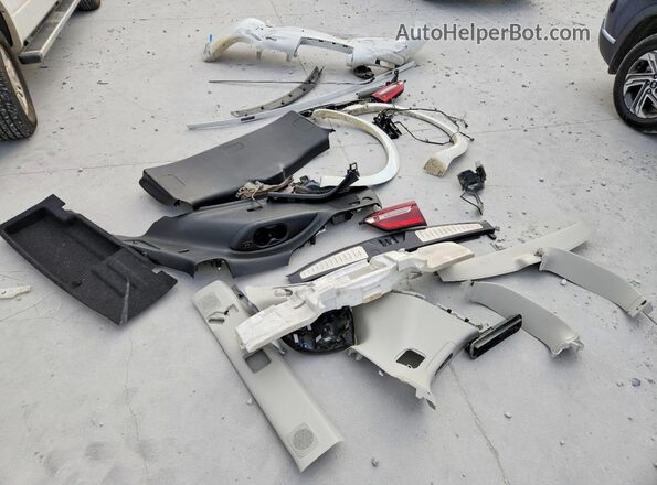 JN8AZ2NF6L9701875 2020 INFINITI QX80 White VIN კოდის სტიკერის ხედი