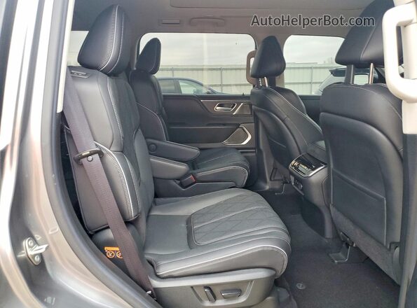 JN8AZ3DB7S9401023 2025 INFINITI QX80 Silver Vista de los asientos traseros