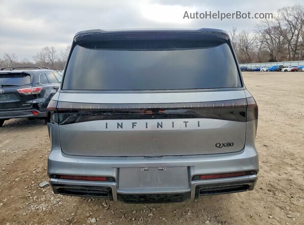 JN8AZ3DB7S9401023 2025 INFINITI QX80 Silver Vista trasera
