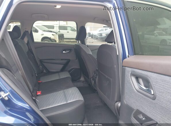 JN8BT3BA0PW429349 2023 NISSAN ROGUE Blue Widok naklejki z numerem VIN