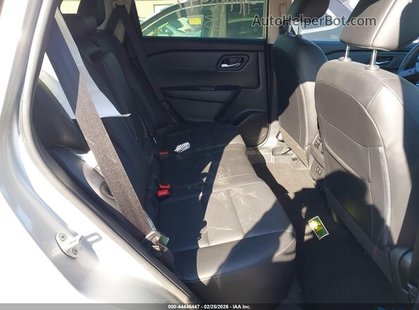 JN8BT3BB3RW425730 2024 NISSAN ROGUE Silver Vista de la etiqueta del VIN