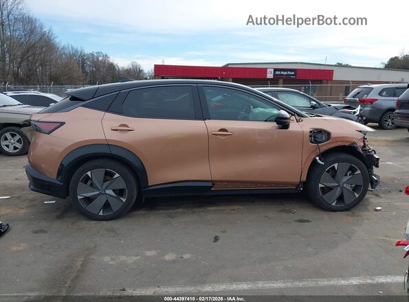 JN8DF0CH8SM766379 2025 NISSAN ARIYA Gold Widok wnętrza 360 stopni