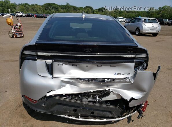 JTDACACU1R3038820 2024 TOYOTA PRIUS Silver Vista trasera