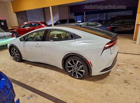 JTDACACU7T3056021 2026 TOYOTA PRIUS White 
