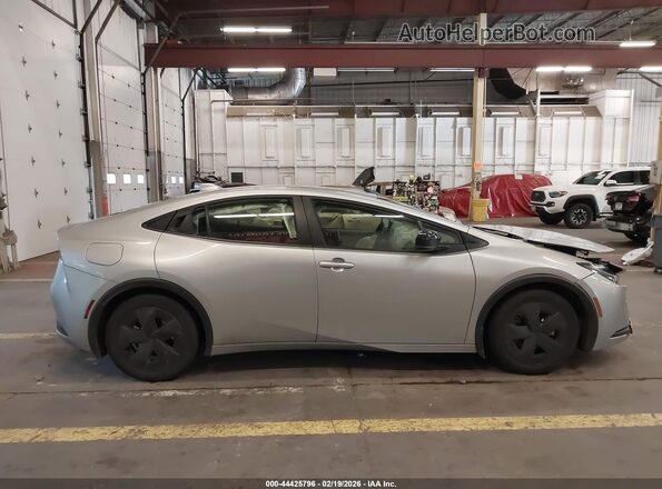 JTDACACU9S3049800 2025 TOYOTA PRIUS PLUG-IN HYBRID Silver Rear interior view