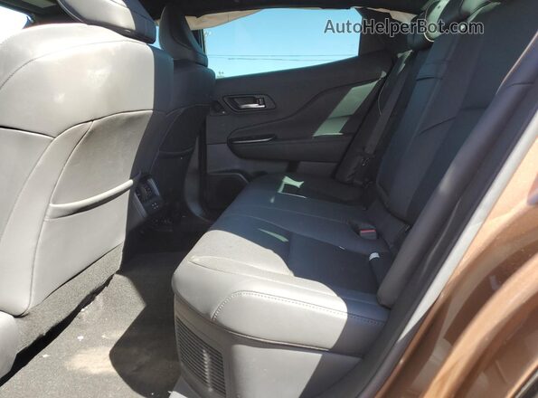 JTDAFAAF2P3002093 2023 TOYOTA CROWN Brown Widok wnętrza z tyłu