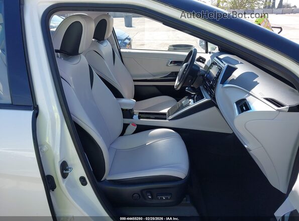 JTDBVRBD1KA005932 2019 TOYOTA MIRAI Белый Вид салона спереди