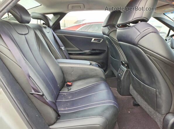 JTDBVRBD2JA004996 2018 TOYOTA MIRAI Silver Вид задніх сидінь