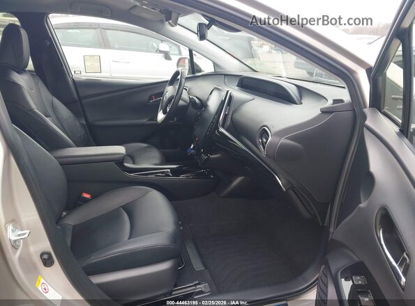 JTDKARFP0H3001772 2017 TOYOTA PRIUS PRIME Silver Front interior view
