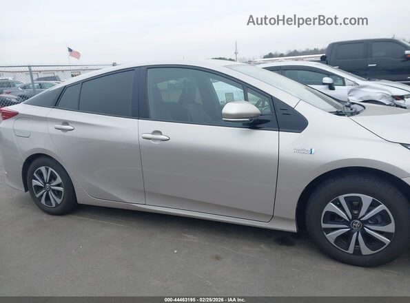 JTDKARFP0H3001772 2017 TOYOTA PRIUS PRIME Silver Rear interior view