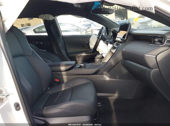 JTEAAAAHXRJ185172 2024 TOYOTA VENZA Белый Вид салона спереди