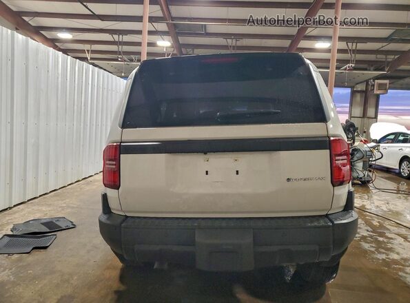 JTEABFAJ8RK011608 2024 TOYOTA LAND White უკანა ხედი