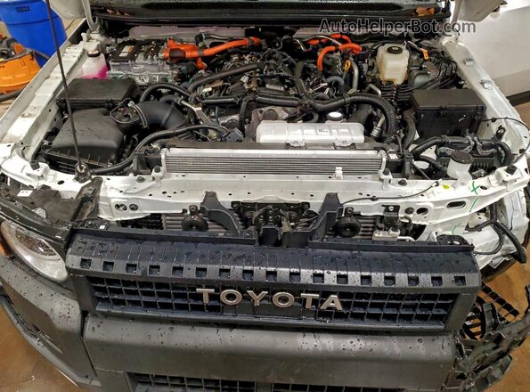 JTEABFAJ8RK011608 2024 TOYOTA LAND White ძრავის განყოფილების ხედი