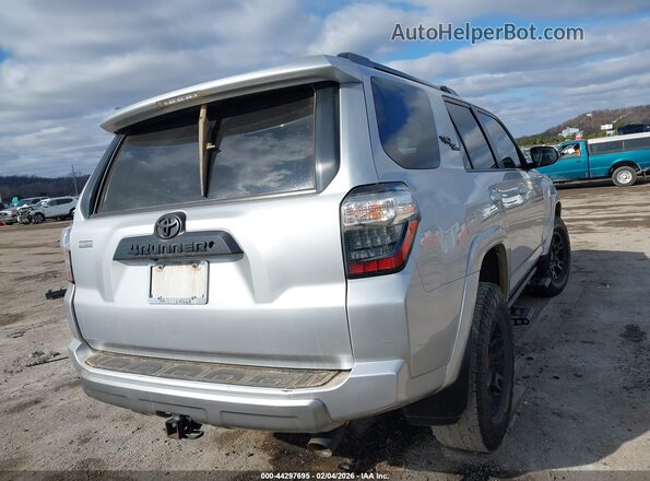 JTEBU5JR4K5656971 2019 TOYOTA 4RUNNER Silver Tył prawy
