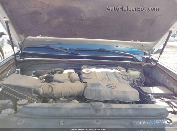 JTEBU5JR4K5656971 2019 TOYOTA 4RUNNER Silver Widok z tyłu
