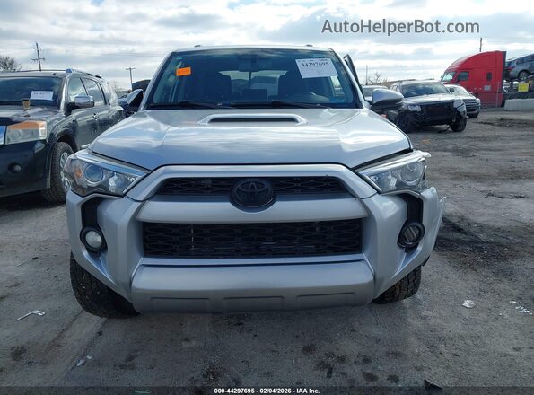 JTEBU5JR4K5656971 2019 TOYOTA 4RUNNER Silver Widok deski rozdzielczej