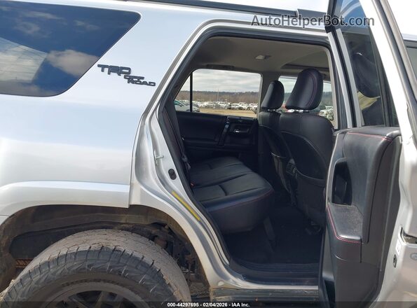 JTEBU5JR4K5656971 2019 TOYOTA 4RUNNER Silver Widok naklejki z numerem VIN